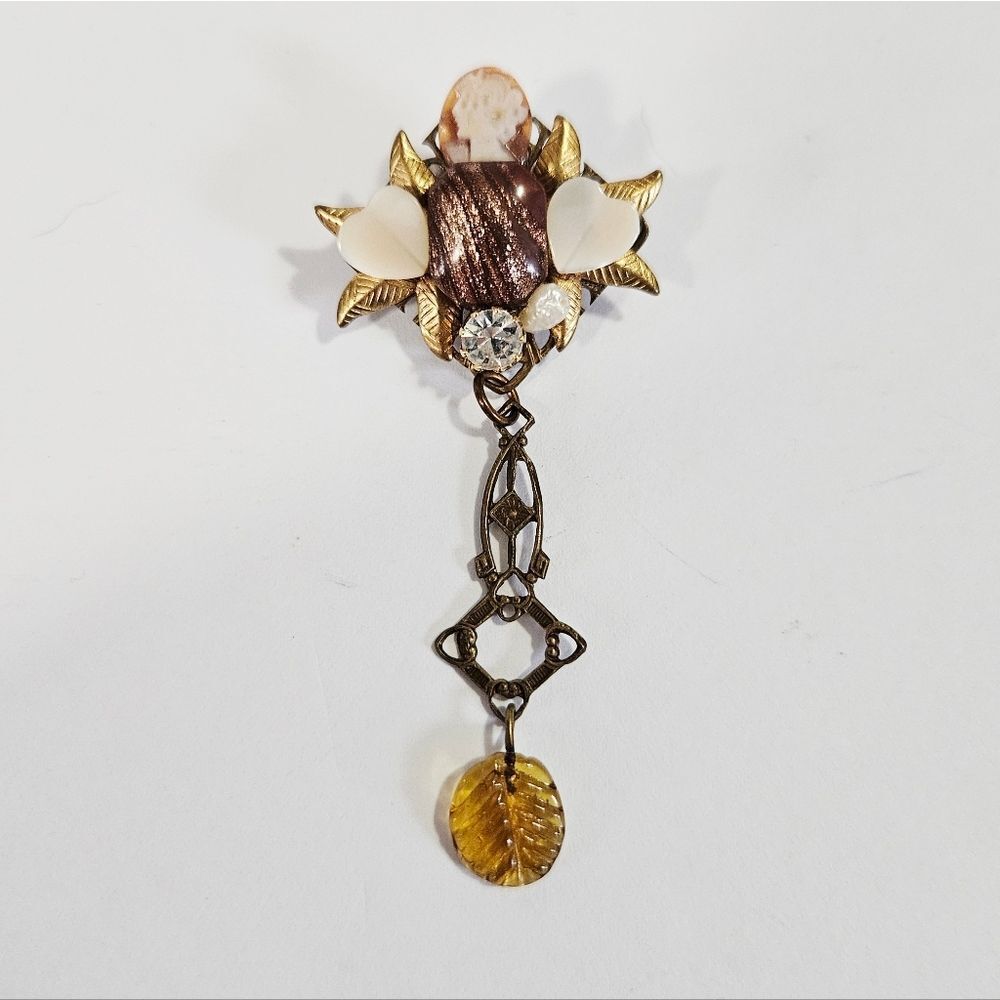 Vintage Sarah Jane Art Nouveau Artesian Signed Cameo Pearl Dangle Brooch Pin